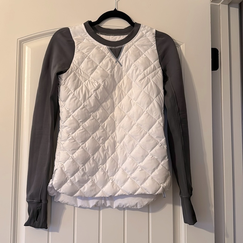 Lululemon Fluff Off Crew in White/Soot Light Size 4